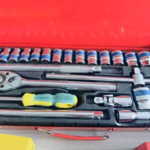 25-Piece 1/2" Drive Extendable Ratchet Handle Socket Set with Universal Joint – Metal Box