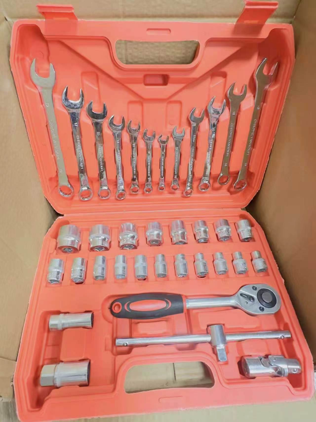 37-Piece Ratchet Socket & Wrench Set – Automotive Mechanic Tool Kit