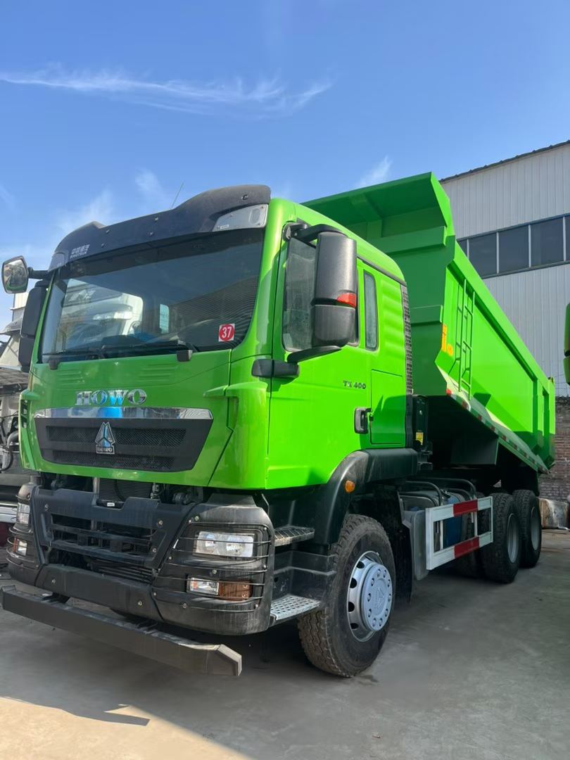 HOWO NX 380HP 6×4 Tractor Head - Image 5