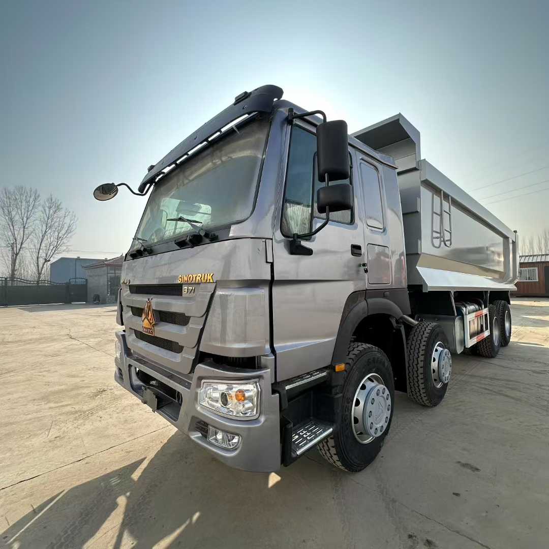 HOWO NX 380HP 6×4 Tractor Head - Image 6