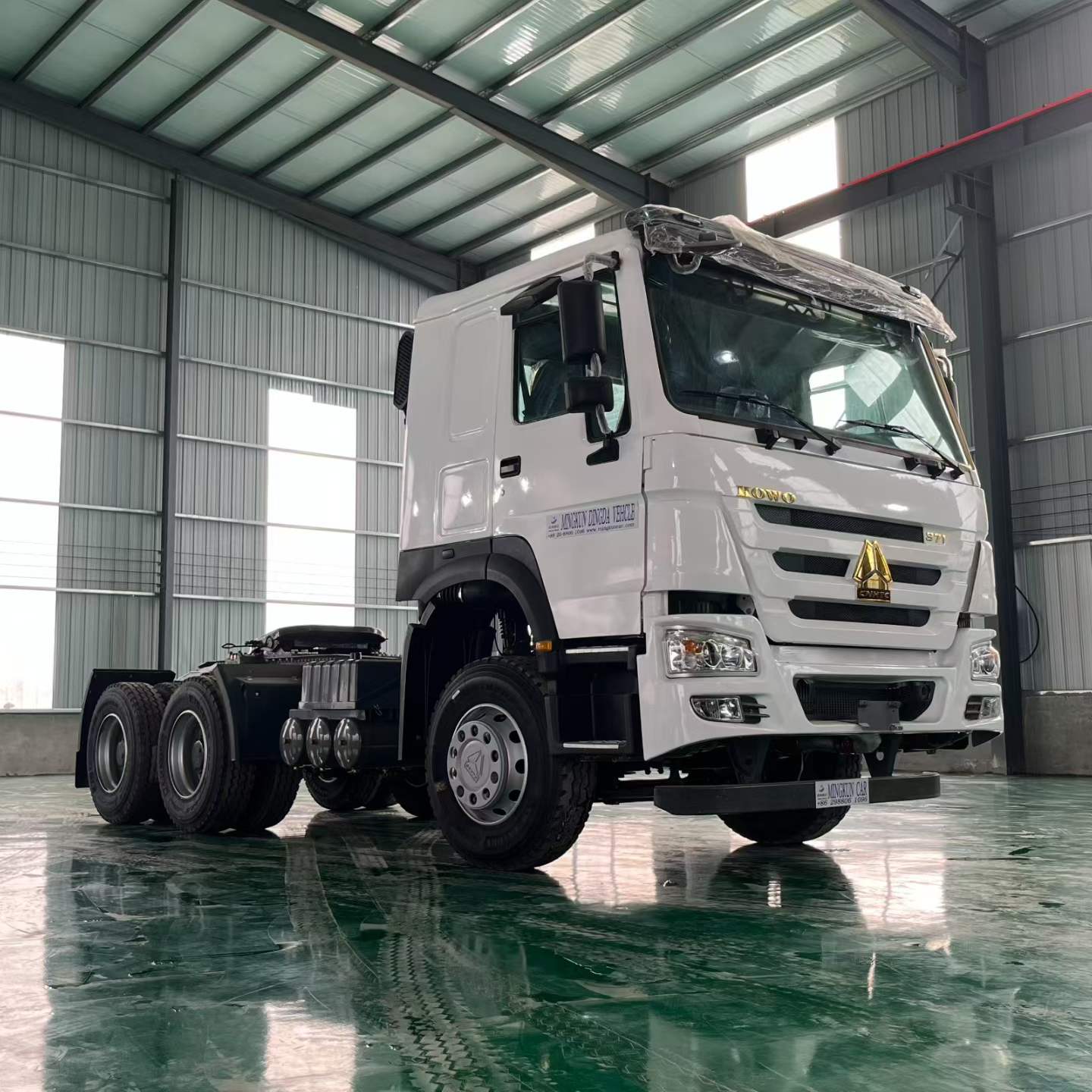 HOWO NX 380HP 6×4 Tractor Head - Image 9