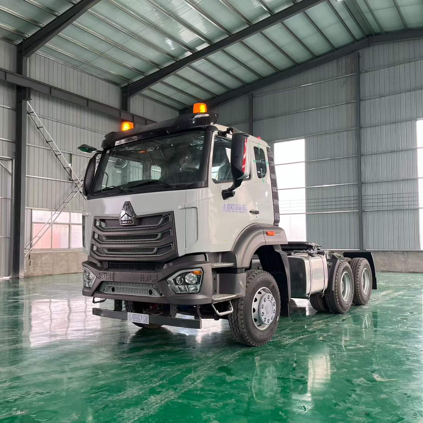 HOWO NX 380HP 6×4 Tractor Head - Image 10