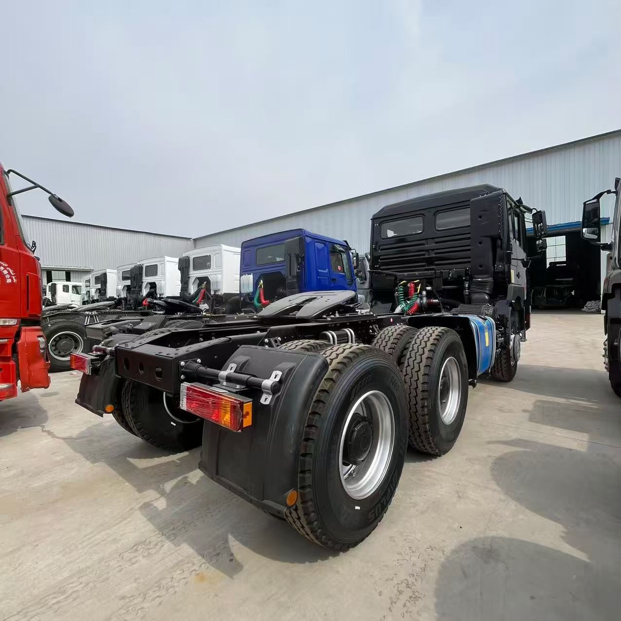Shacman 430HP 6×4 Tractor Head - Image 5