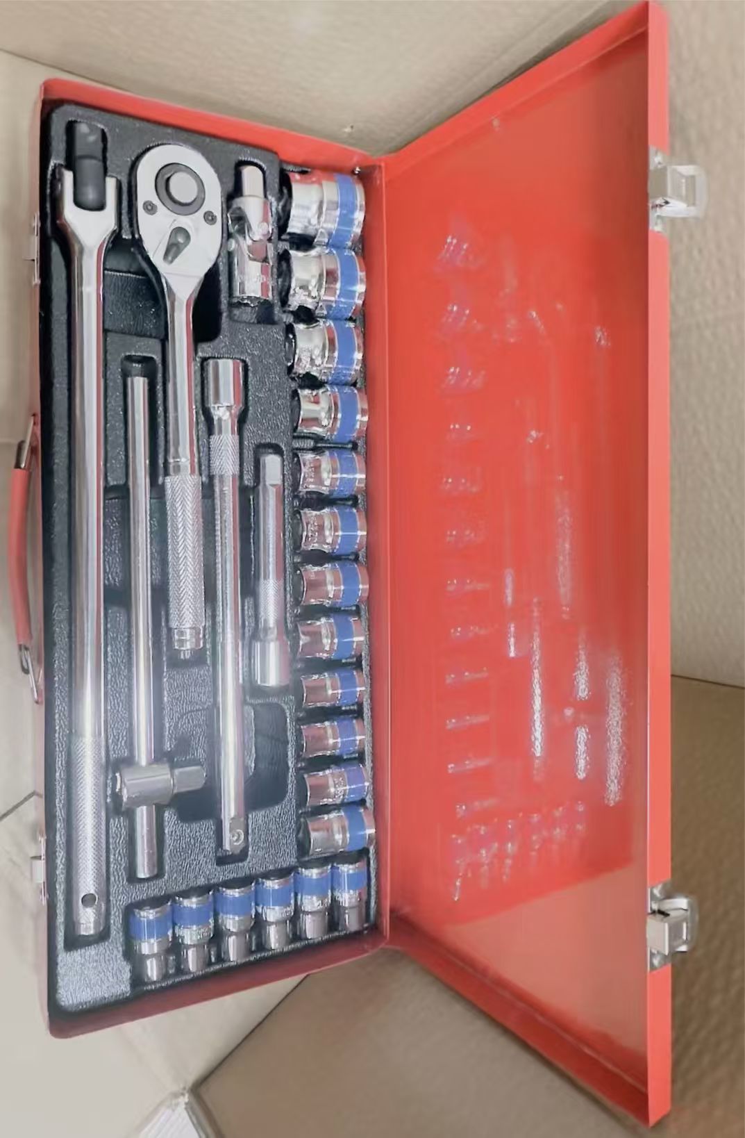 24-Piece Socket Wrench & Ratchet Tool Set – Sliding Rod Combination in Iron Box